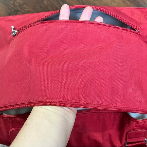 BAGGALLINI laptop travel bag. Red 12”x13” Nylon convertible with many pockets - Picture 15 of 16